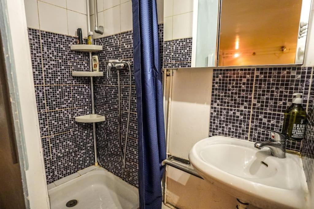 Cozy Studio In The Heart Of Paris Exteriör bild